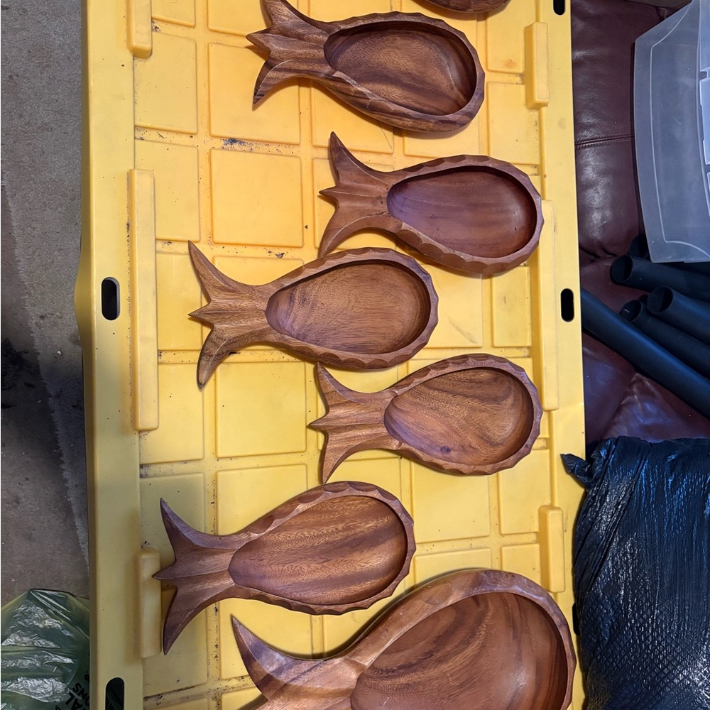 Wooden Fish-Shaped Pet Bowls